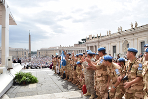 Histórica visita de cascos azules argentinos al vaticano